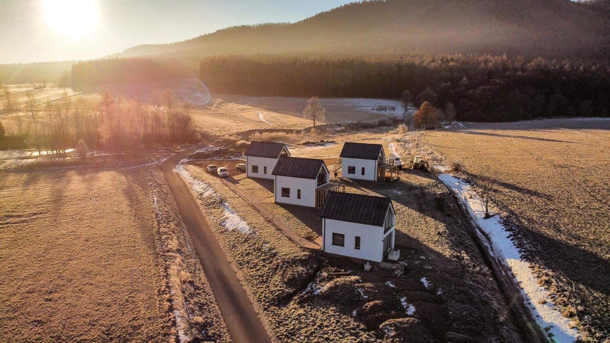 Wataha Pod Basztami - Wadera - Domki Caloroczne Radkow Exterior foto
